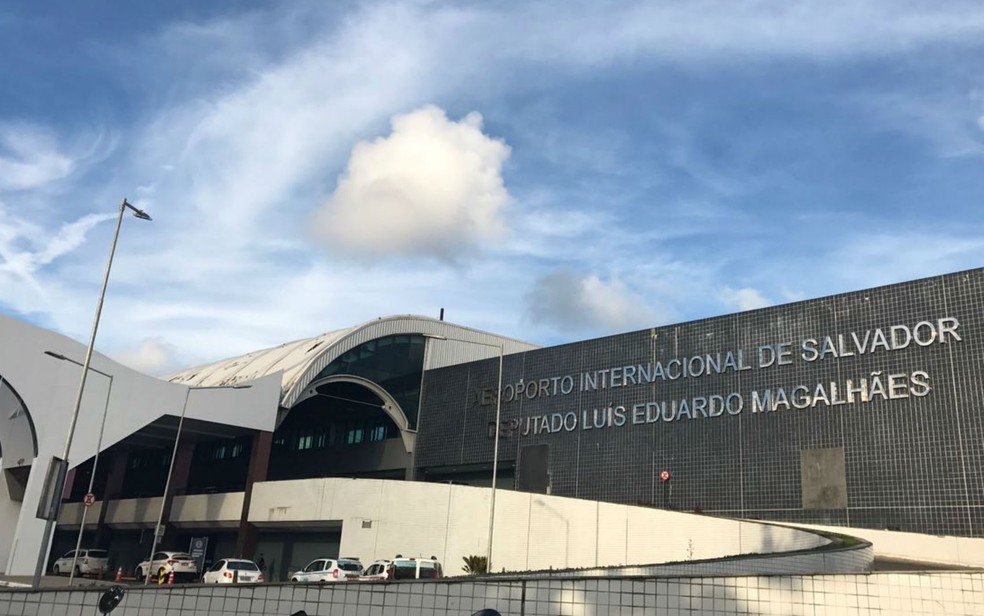 Aeroporto de Salvador sÃ³ tem reserva de combustÃ­vel atÃ© domingo (27) (Foto: Alan Tiago Alves/G1)