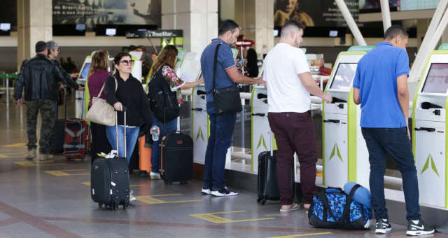 Resultado de imagem para Brasil recebe primeiros turistas com isenÃ§Ã£o de visto