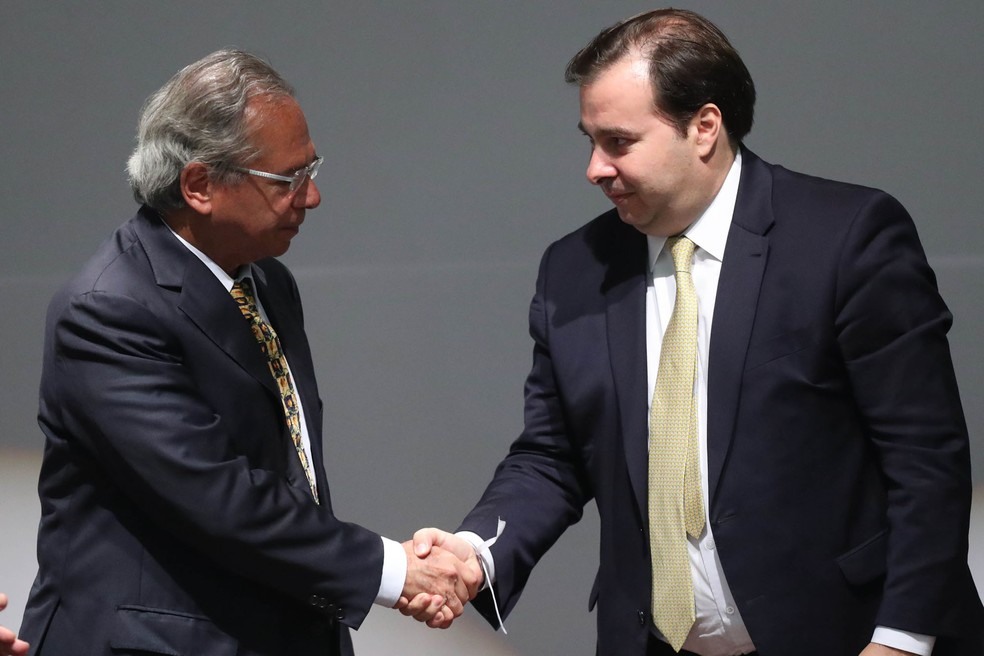 O ministro da Economia, Paulo Guedes, e o presidente da CÃ¢mara dos Deputados, Rodrigo Maia (DEM-RJ) â?? Foto: Gabriela BilÃ³/EstadÃ£o ConteÃºdo