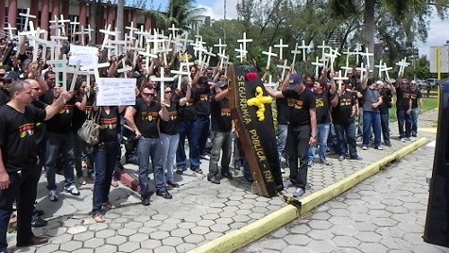 Resultado de imagem para fotos de greve dos policiais no rio grande do norte