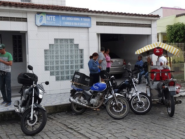 Assalto deixou duas pessoas feridas nesta terça-feira (Foto: Ney Silva/Acorda Cidade. )