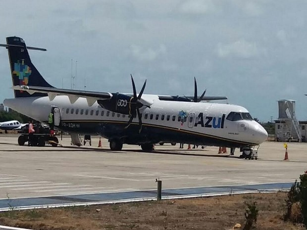 Avião da Azul no Aeroporto Santa Maria  (Foto: Osmar Rios)