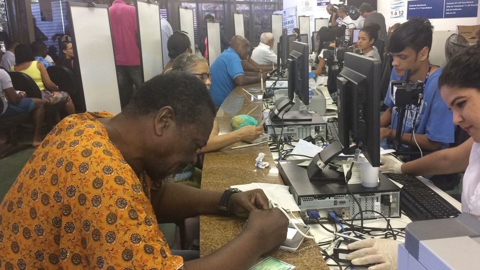 Recadastramento biométrico em Salvador pode ser realizado também na sede do Tribunal Regional Eleitoral (Foto: Andréa Silva/TV Bahia)