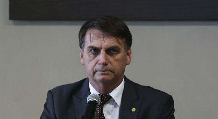 Resultado de imagem para RelatÃ³rio do Coaf cita ex-servidora de Bolsonaro