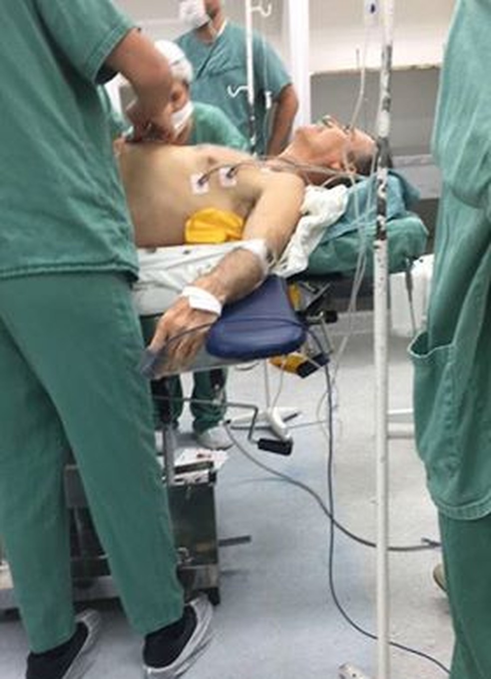 Bolsonaro em hospital em Juiz de Fora (Foto: G1/G1)