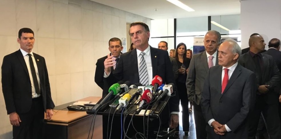 O presidente eleito Jair Bolsonaro, durante entrevista coletiva na sede do TCU, em BrasÃ­lia â?? Foto: Elisa Clavery/TV Globo