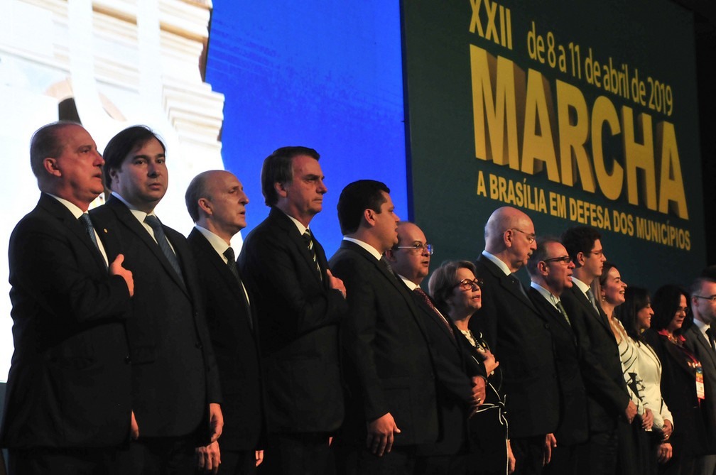 Bolsonaro, Maia e Alcolumbre participam, em BrasÃ­lia, da abertura da 22Âª Marcha a BrasÃ­lia em defesa dos municÃ­pios â?? Foto: ConfederaÃ§Ã£o Nacional dos MunicÃ­pios