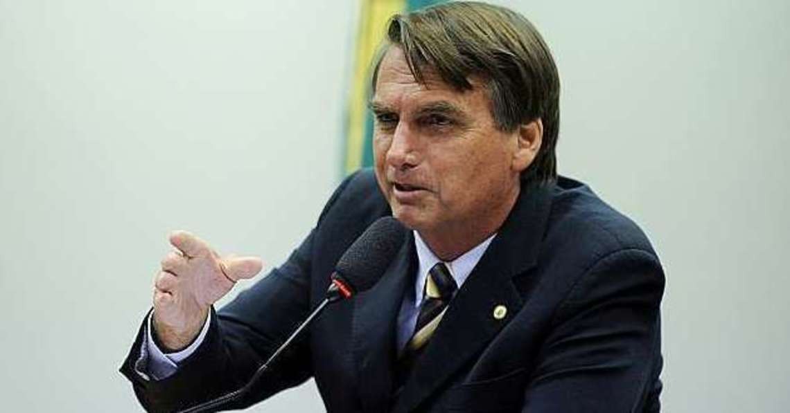 Resultado de imagem para Bolsonaro oferece vaga de vice na chapa ao PR