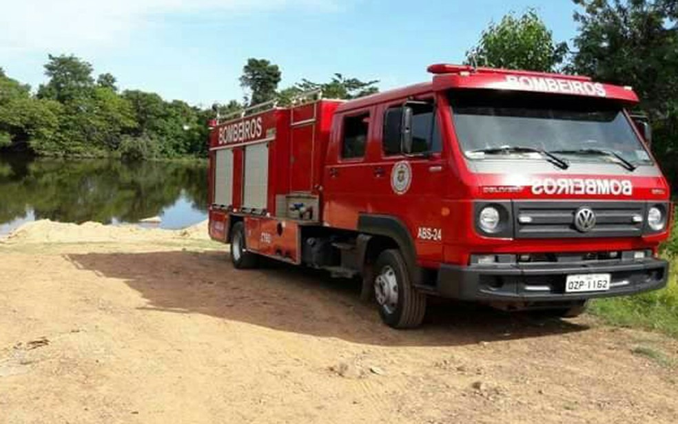 Corpo foi achado pelos bombeiros na manhã desta terça-feira (Foto: Divulgação/Bombeiros Militares)