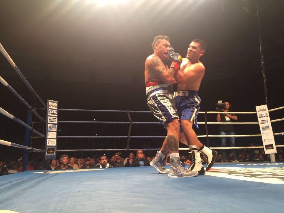 Duelo teve bons momentos de trocação (Foto: Antenor Filho)