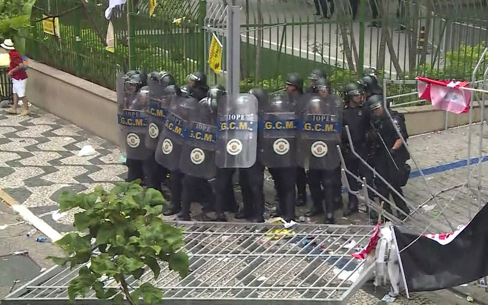 Protesto contra a reforma da PrevidÃªncia em SP tem tumulto e repressÃ£o policial  â?? Foto: ReproduÃ§Ã£o/TV Globo