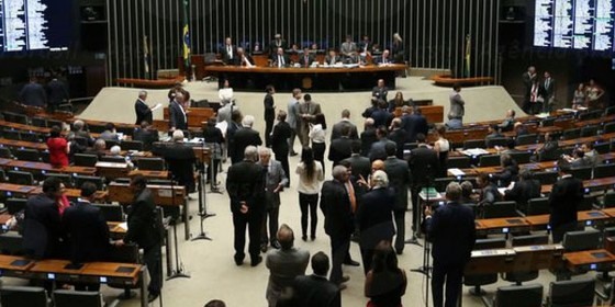 Sessão na Câmara dos Deputados na segunda-feira, 19 de setembro (Foto: Fabio Rodrigues Pozzebom/Agência Brasil)