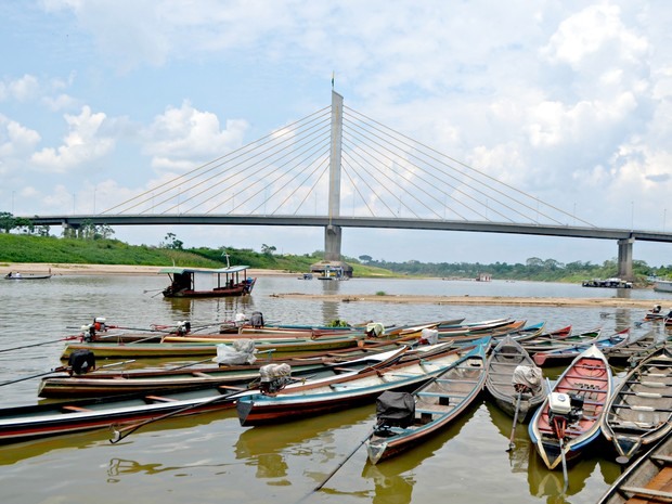 Rio Juruá, em Cruzeiro do Sul, passa pela pior seca dos últimos cinco anos  (Foto: Anny Barbosa/G1)