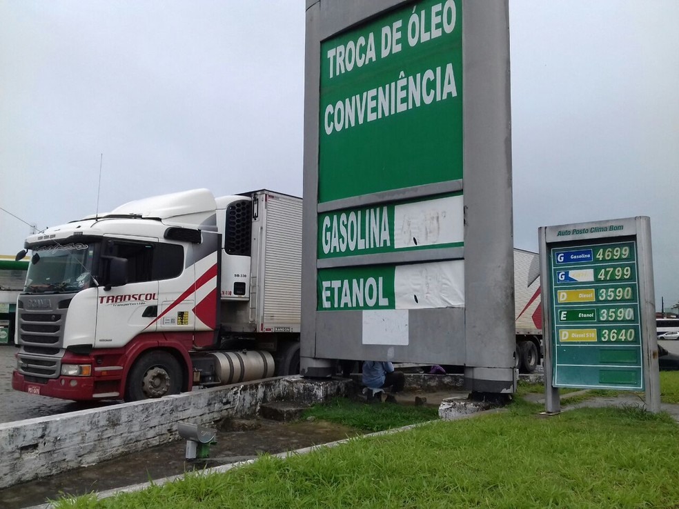 PreÃ§o mÃ©dio do diesel caiu R$ 0,35 na Ãºltima semana. (Foto: AndrÃ©a Resende/ G1)