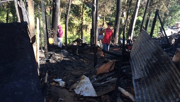 Resultado de imagem para Incêndio destrói pelo menos 50 barracos em São Paulo; não há vítimas