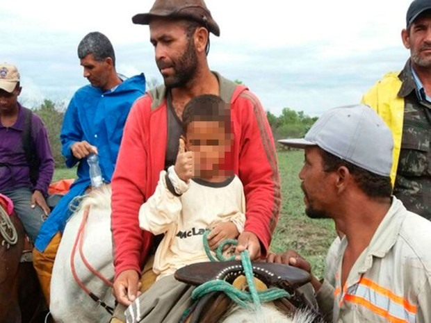 Criança de seis anos fugiu de casa com medo de apanhar da mãe (Foto: Blog do Sigi Vilares)