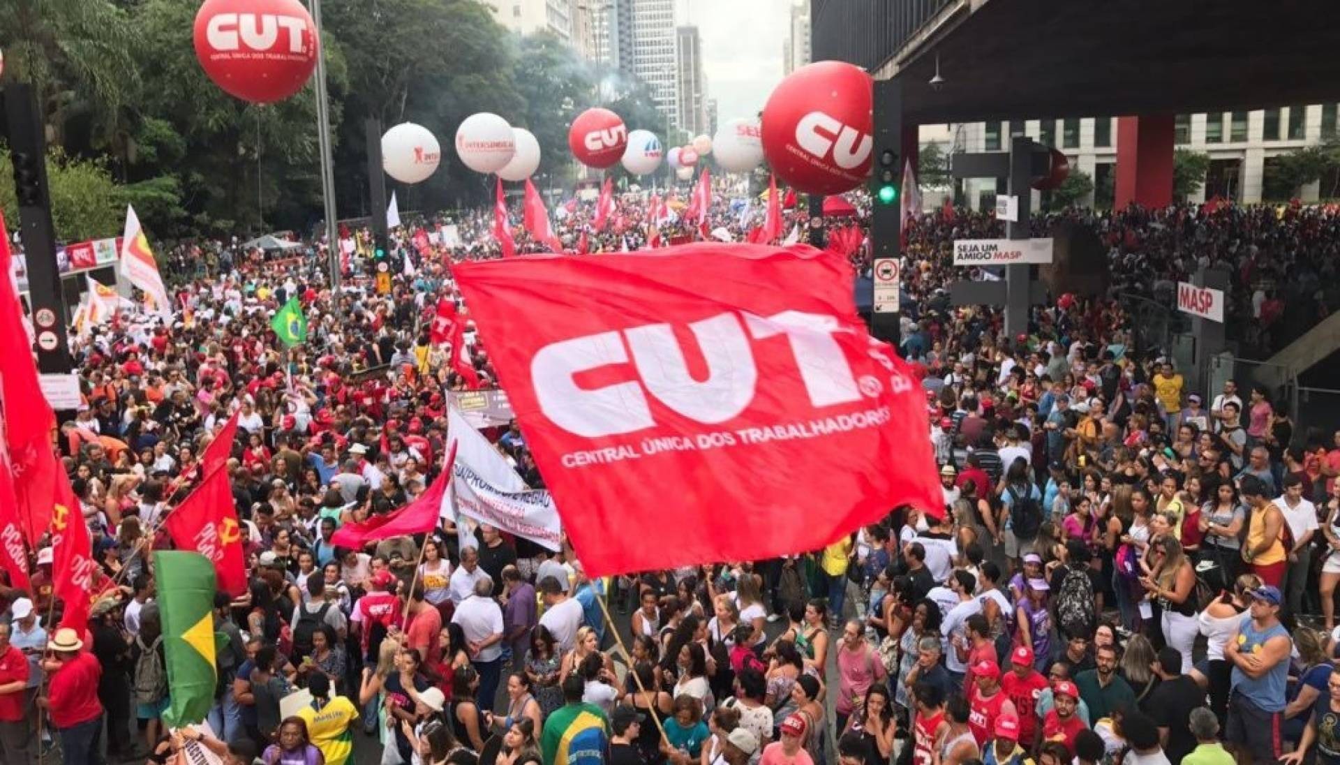 Resultado de imagem para fotos de manifestaçao sindical