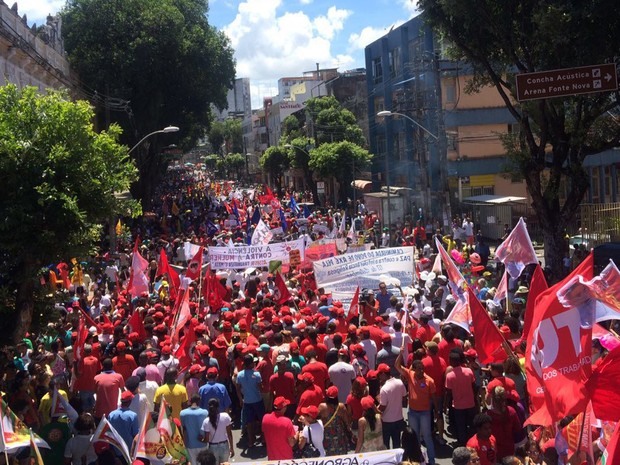 Resultado de imagem para fotos de mobilização da cut em salvador