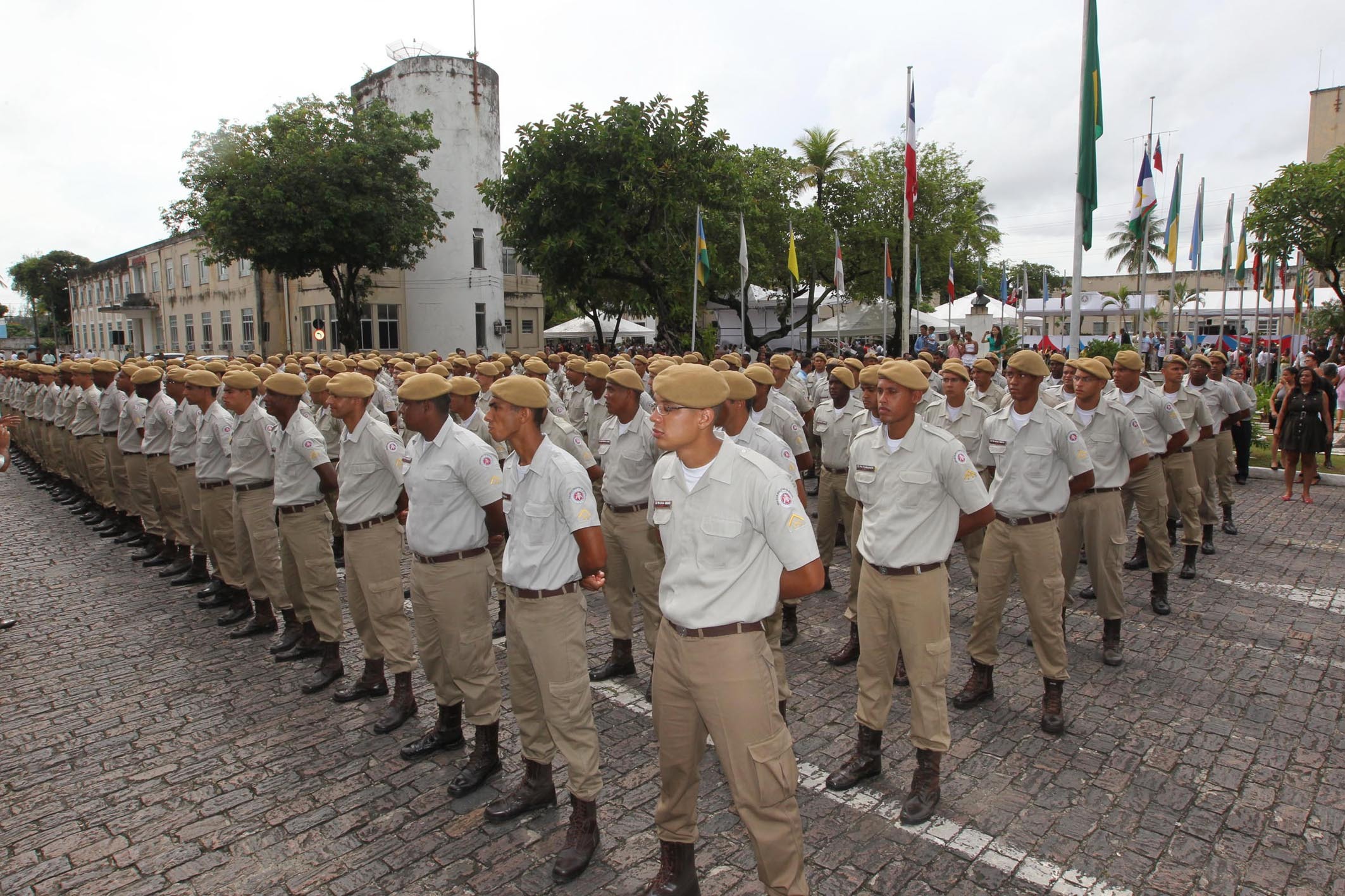 Resultado de imagem para fotos de soldados da pm da bahia