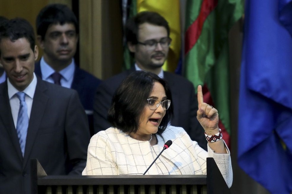 A ministra da Mulher, FamÃ­lia e Direitos Humanos, Damares Alves, durante apresentaÃ§Ã£o do ministÃ©rio e secretÃ¡rios da pasta nesta quarta-feira (2), em BrasÃ­lia â?? Foto: Wilson Dias/AgÃªncia Brasil