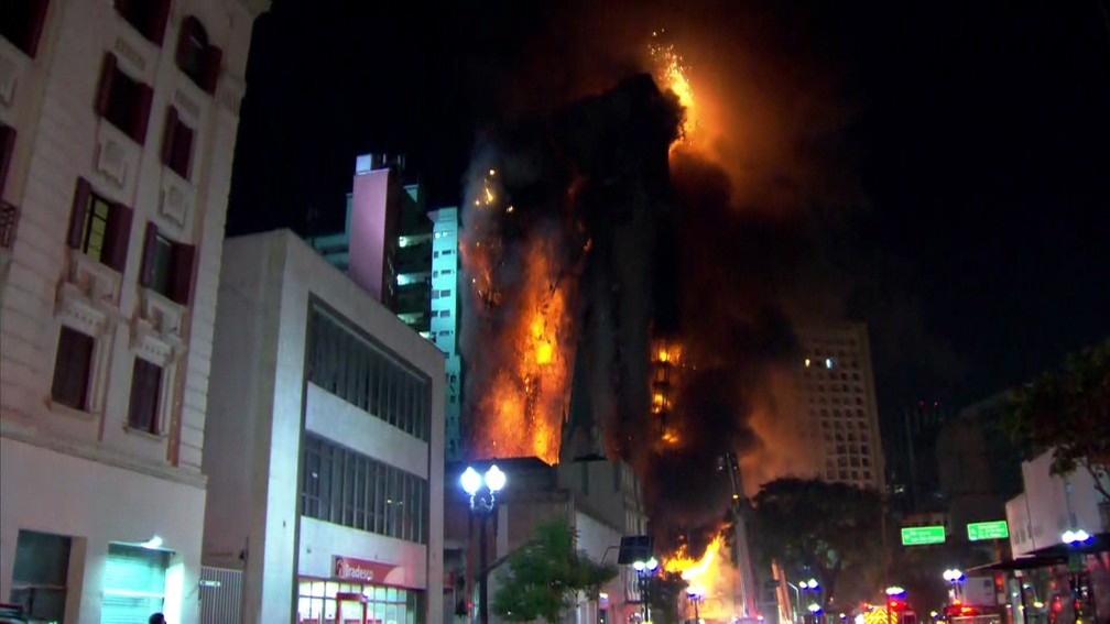 Imagem mostra desabamento de prÃ©dio no centro de SÃ£o Paulo (Foto: ReproduÃ§Ã£o/TV Globo)