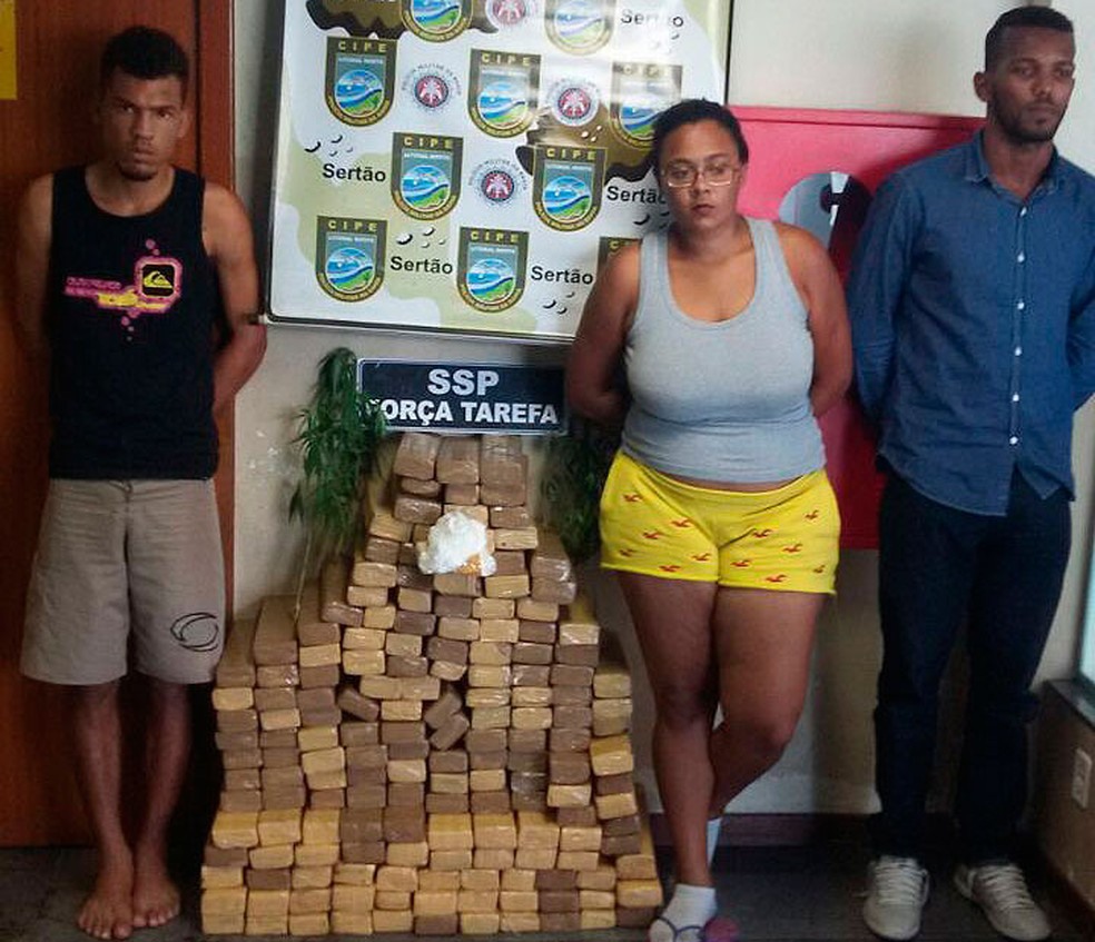 200 kg de drogas foram apreendidos em Feira de Santana, na Bahia (Foto: SSP-BA/ Divulgação)