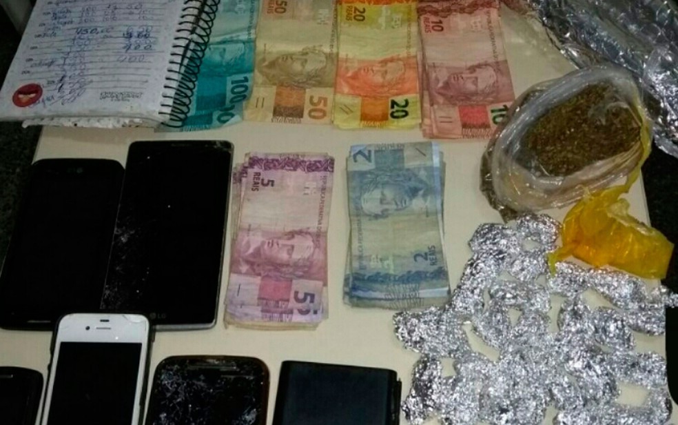 Polícia diz que presos estavam em imóvel usado para venda de drogas, em Valença (Foto: Divulgação / Polícia Civil)