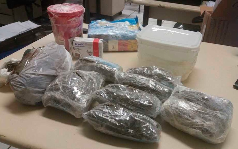 Haxixe e maconha seriam enviadas pelos Correios para cidades fora da Bahia (Foto: Polícia Civil/ Divulgação)