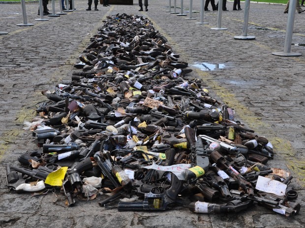 Resultado de imagem para Mais de 10 mil armas e munições são destruídas pelo exército na Bahia