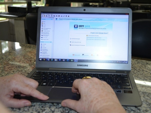 Acadêmicos estão realizando declaração gratuitamente (Foto: Magda Oliveira/G1)