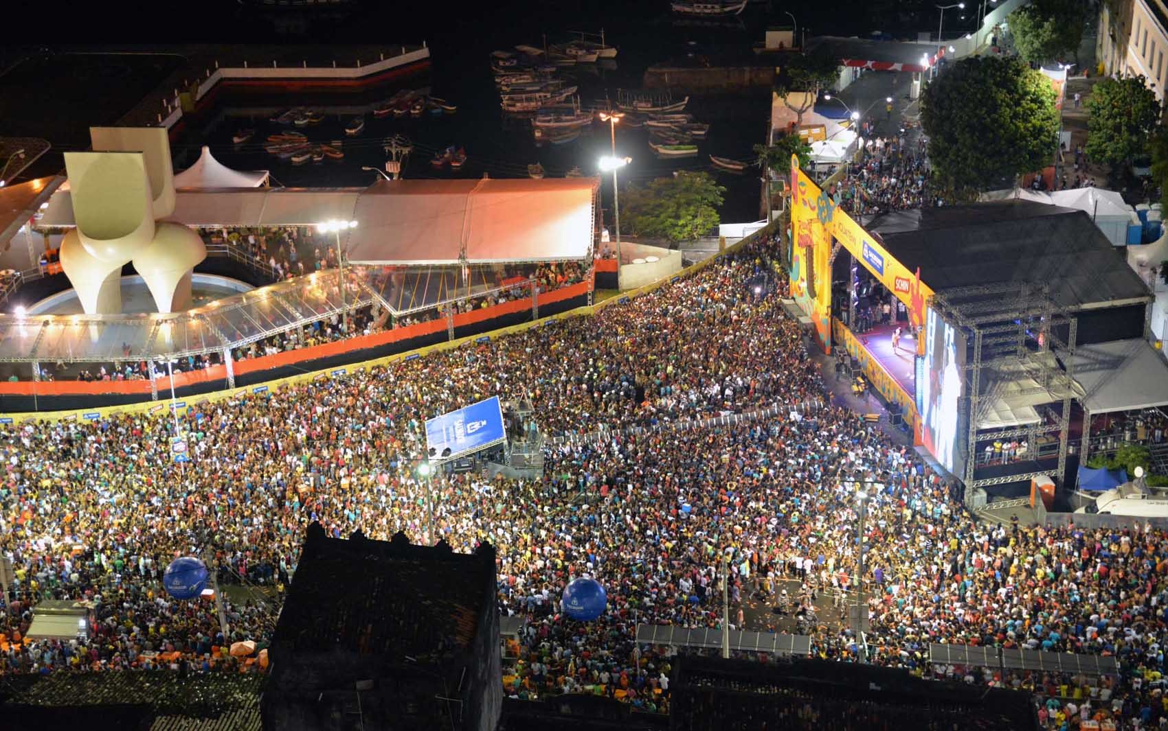 Resultado de imagem para fotos do reveillon de salvador