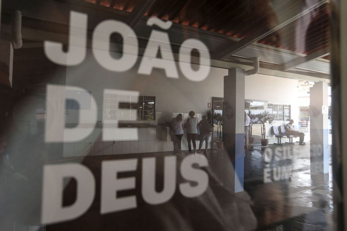 AbadiÃ¢nia: MovimentaÃ§Ã£o na Casa de Dom InÃ¡cio, onde o mÃ©dium JoÃ£o de Deus realiza atendimentos e cirurgias espirituais. (Foto: Marcelo Camargo/AgÃªncia Brasil)