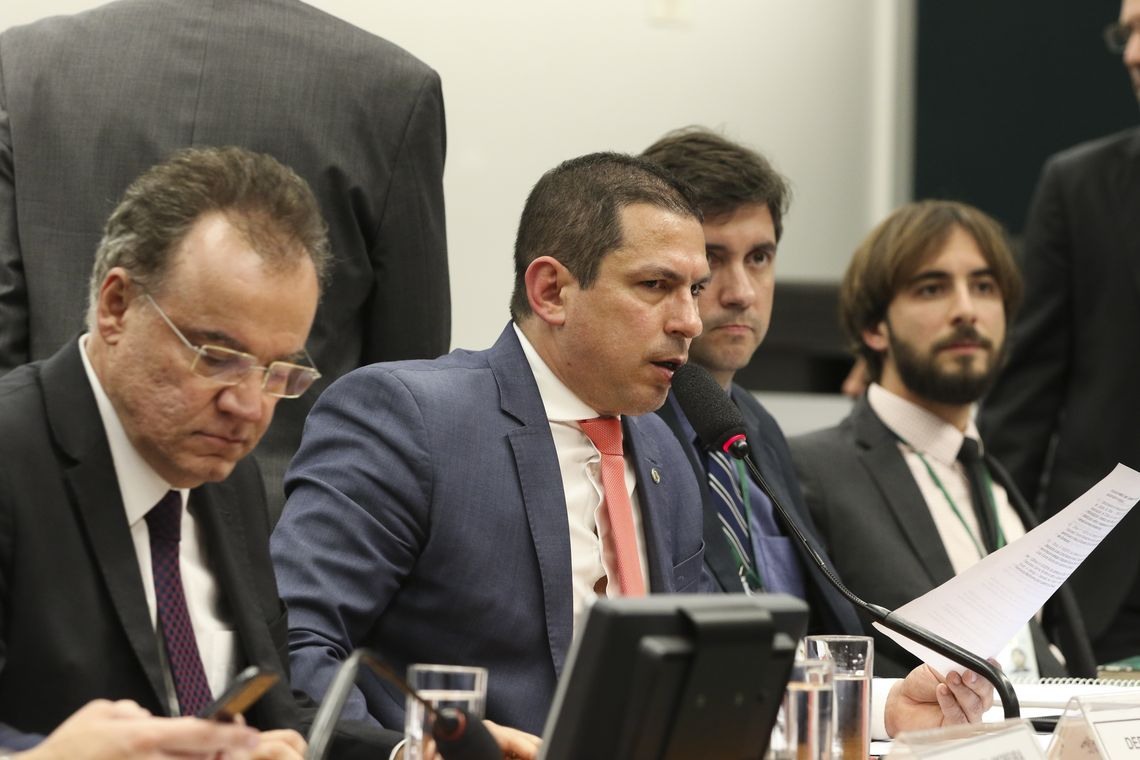 O relator, deputado Samuel Moreira, e o presidente da ComissÃ£o Especial da reforma da PrevidÃªncia, deputado Marcelo Ramos, durante reuniÃ£o da comissÃ£o.