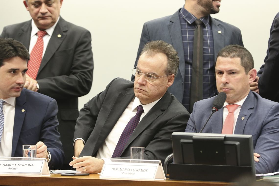 O relator, deputado Samuel Moreira, e o presidente da ComissÃ£o Especial da reforma da PrevidÃªncia, deputado Marcelo Ramos, durante reuniÃ£o da comissÃ£o.