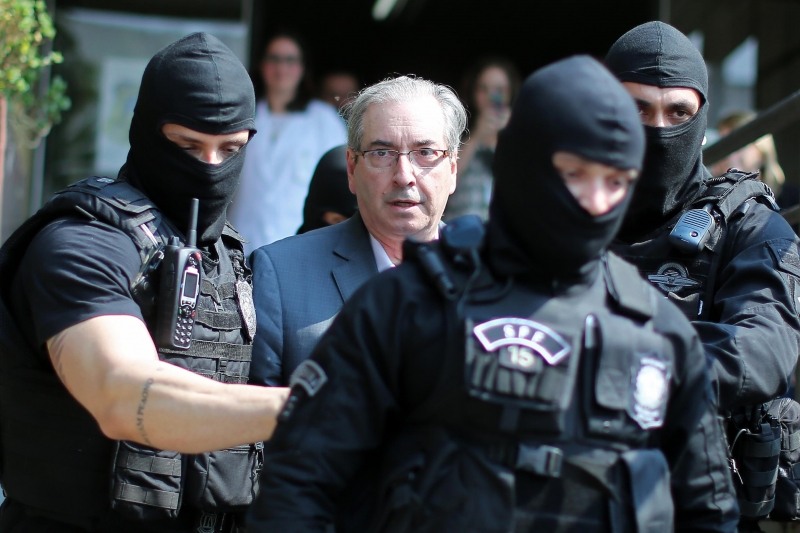 Resultado de imagem para fotos de eduardo cunha preso pela policia federal