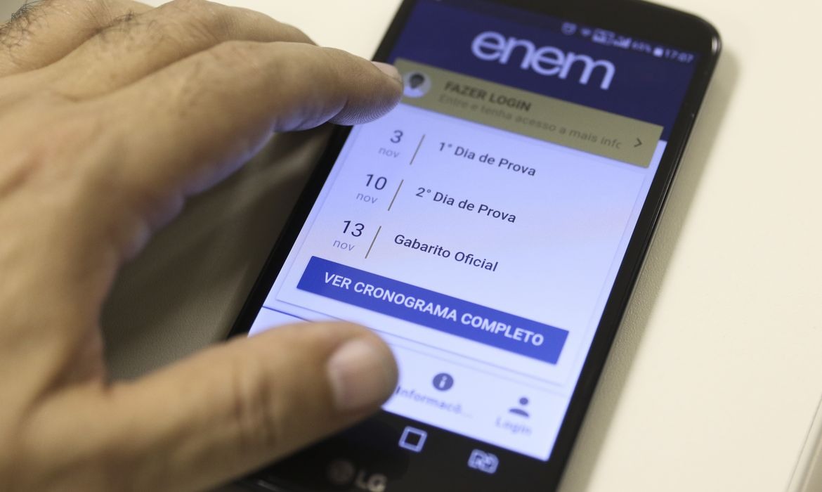 Enem: estudantes têm até hoje para inserir foto no cadastro | Agência Brasil