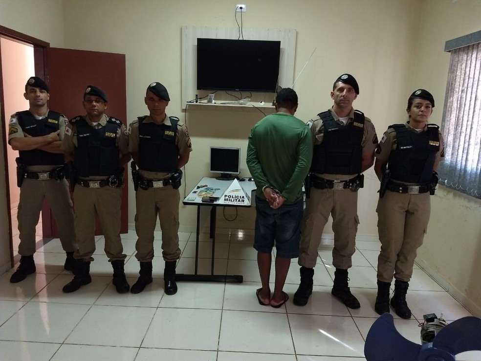 Autor foi localizado em um hotel em Mato Verde â?? Foto: PolÃ­cia Militar/DivulgaÃ§Ã£o