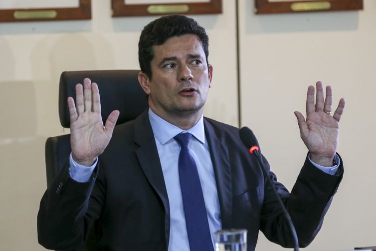 O futuro ministro da JustiÃ§a, juiz federal SÃ©rgio Moro, durante coletiva de imprensa apÃ³s reuniÃ£o com o atual ministro da pasta, Torquato Jardim.