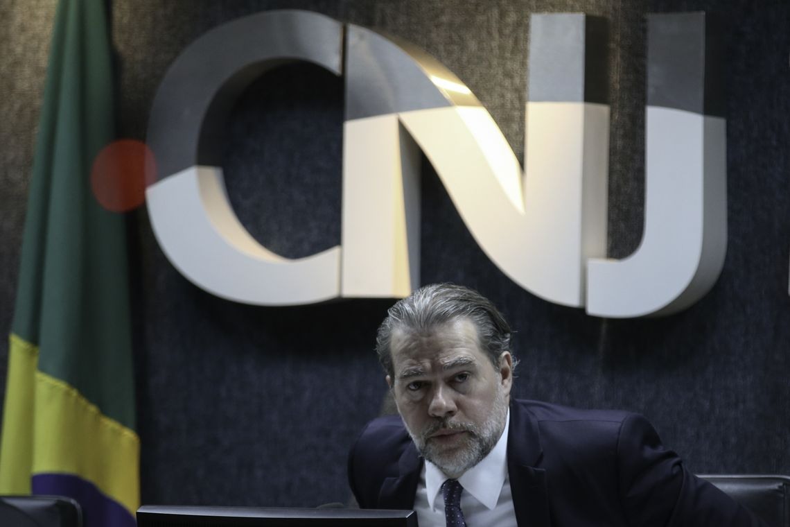 O presidente do Conselho Nacional de JustiÃ§a (CNJ) e do STF, Dias Toffoli, durante Ãºltima sessÃ£o plenÃ¡ria do CNJ deste ano. 