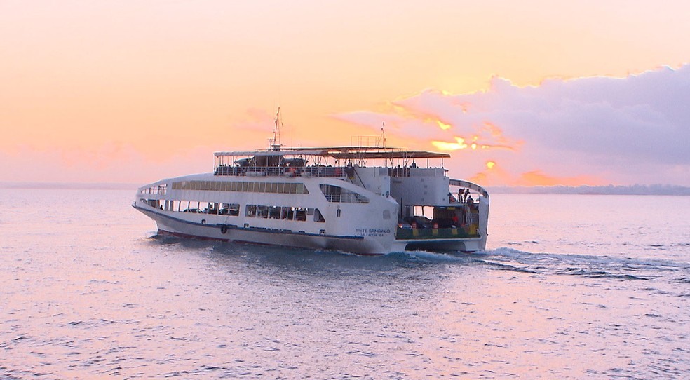 Nesta sexta, estÃ£o em operaÃ§Ã£o os ferries: Dorival Caymmi, Zumbi dos Palmares, Rio ParaguaÃ§u, Maria BethÃ¢nia e Pinheiro, com saÃ­das a cada hora, alÃ©m de algumas viagens extras. â?? Foto: ReproduÃ§Ã£o/ TV Bahia