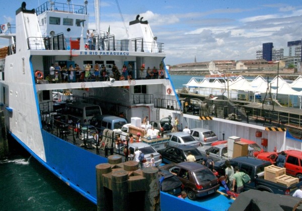 Resultado de imagem para Motoristas esperam 3h30 para embarcar no ferry nesta sexta