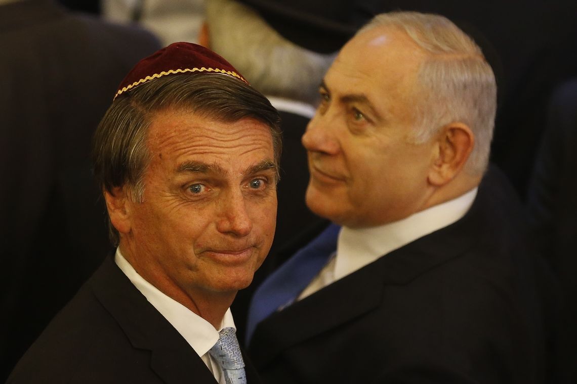 O presidente eleito, Jair Bolsonaro, e o primeiro-ministro de Israel, Benjamin Netanyahu, visitam a  sinagoga Kehilat Yaacov, em Copacabana, no Rio de Janeiro