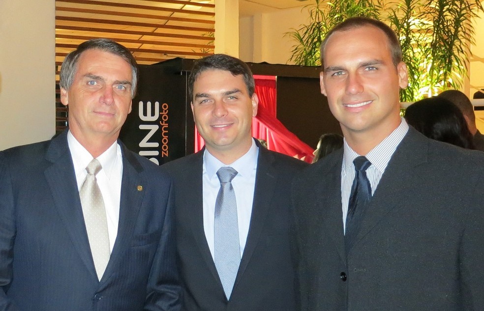 Jair Bolsonaro com os filhos FlÃ¡vio e Eduardo â?? Foto: Flickr/famÃ­lia Bolsonaro