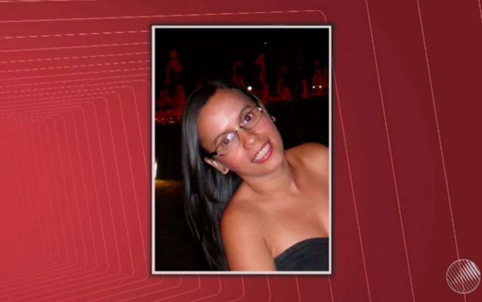 Daniela Bispo, de 38 anos, foi encontrada morta dentro de um prédio comercial, em Salvador (Foto: Reprodução/TV Bahia)