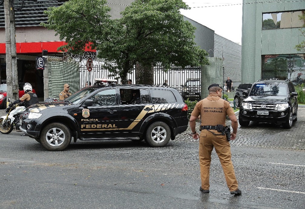 Ex-presidente Lula deixou a sede da JustiÃ§a Federal por volta das 18h desta quarta (14)  â?? Foto: Giuliano Gomes/PR Press