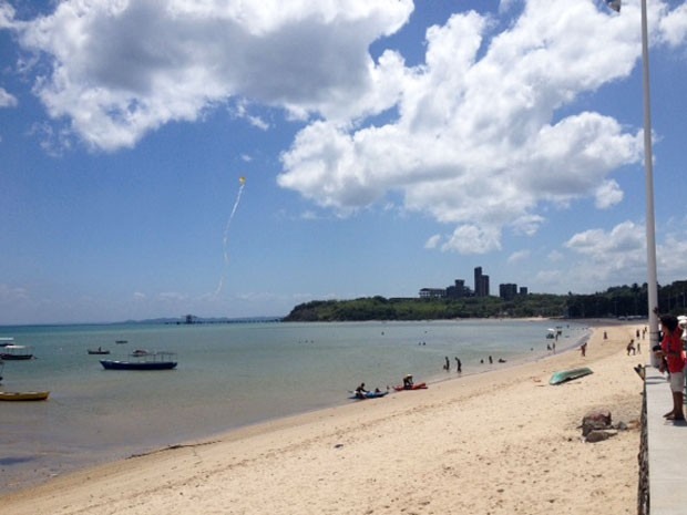 Resultado de imagem para praia de TubarÃ£o