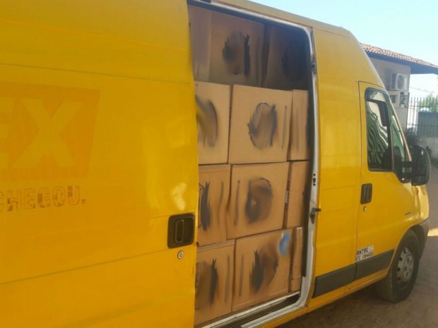 Carga era transportava em carro dos correios, diz polícia (Foto: Blogbraga / Edivaldo Paiva)