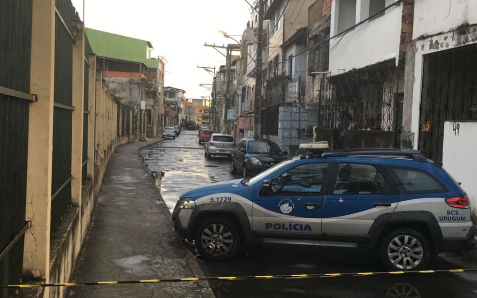 Rua foi interditada após a situação  (Foto: German Maldonato/TV Bahia)