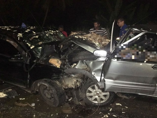 Três morreram e quatro ficaram feridos após acidente na BA-001 (Foto: Fábio Roberto Notícias )