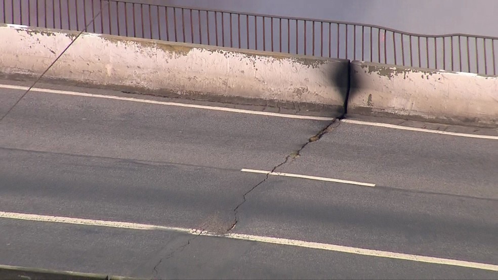 ApÃ³s incÃªndio, Ponte do JaguarÃ© tem rachadura â?? Foto: ReproduÃ§Ã£o/TV Globo